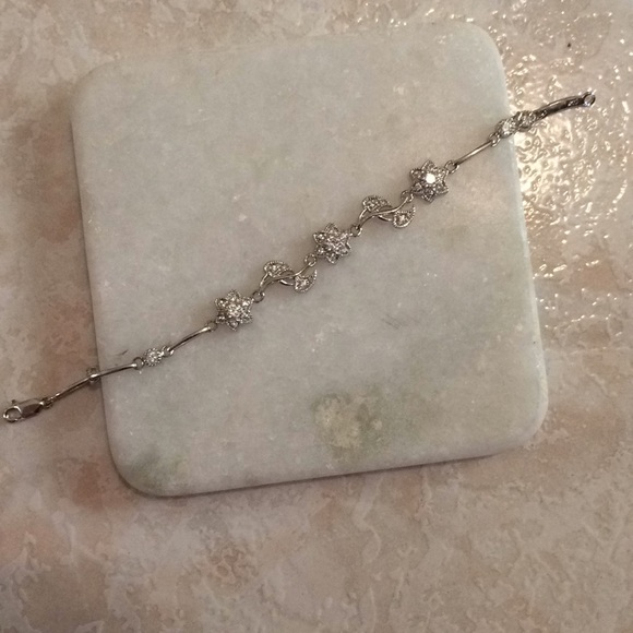 Jewelry - White metal/ silver Bracelet with flowers and cz